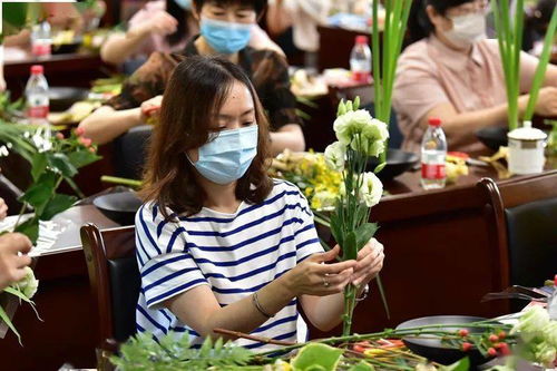 文明创建丨百花丛中你最美——市纪委监委举办“花语廉心”花艺活动